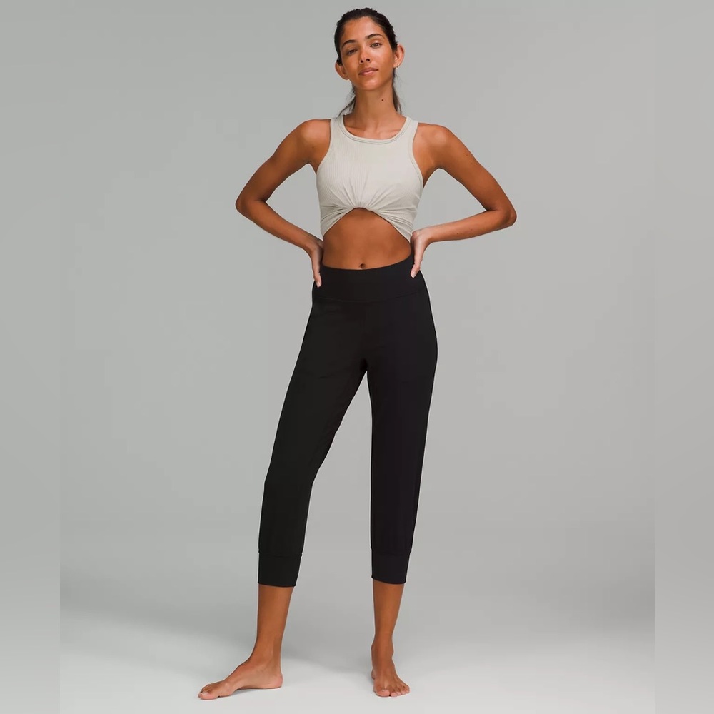 Lululemon Cropped Align Jogger • 23” • Like New